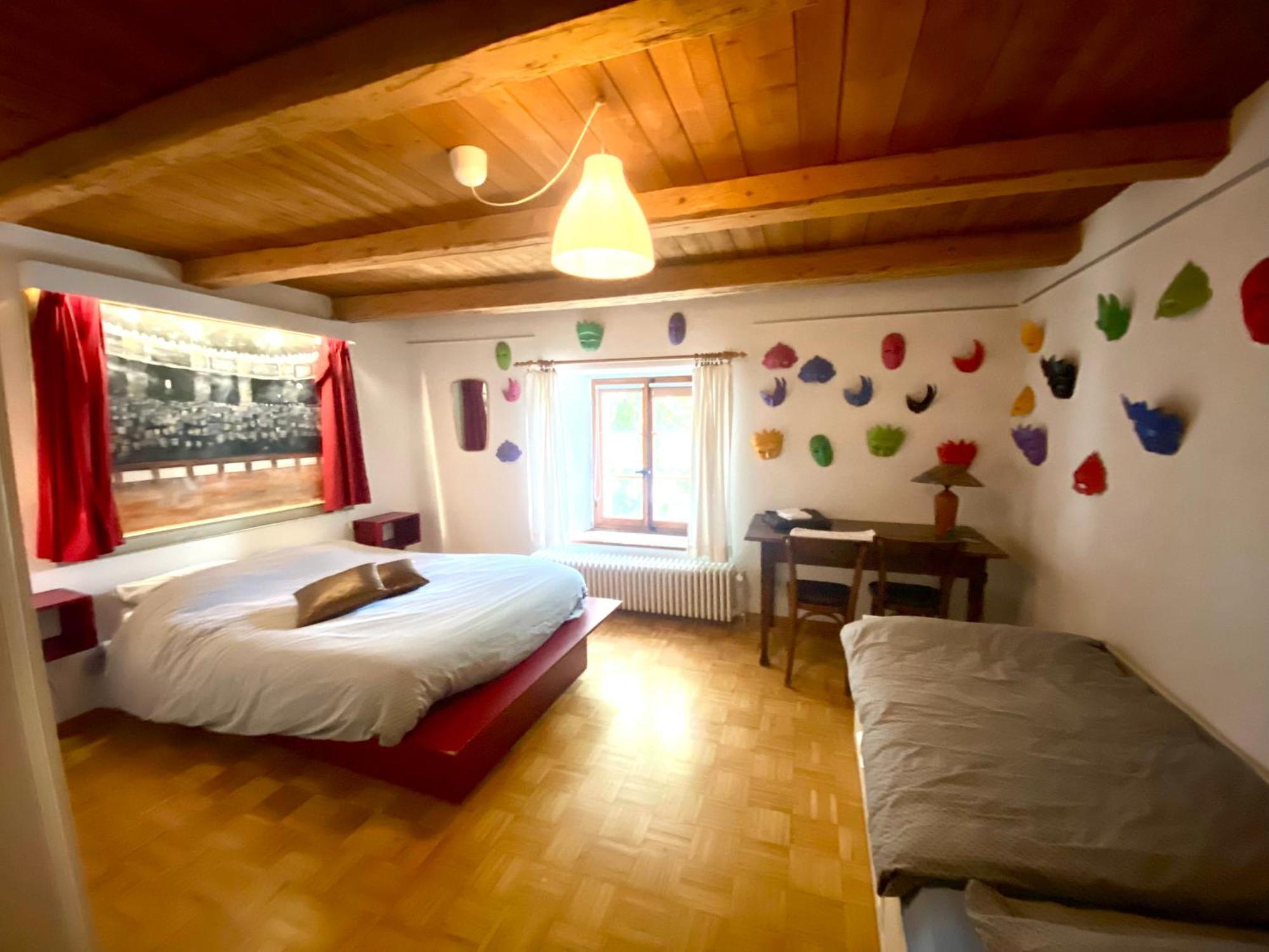 Cafe Du Soleil Hotel Saignelegier Bagian luar foto